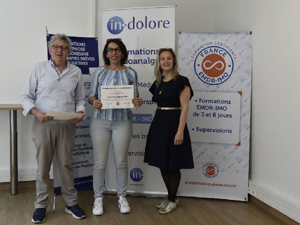 Laurent GROSS (Paris), Habiba MONTOYA (Mulhouse) et Laurence ADJADJ (Marseille) en formation EMDR - IMO Laurent GROSS (Paris), Habiba MONTOYA (Mulhouse) et Laurence ADJADJ (Marseille) en formation EMDR - IMO
